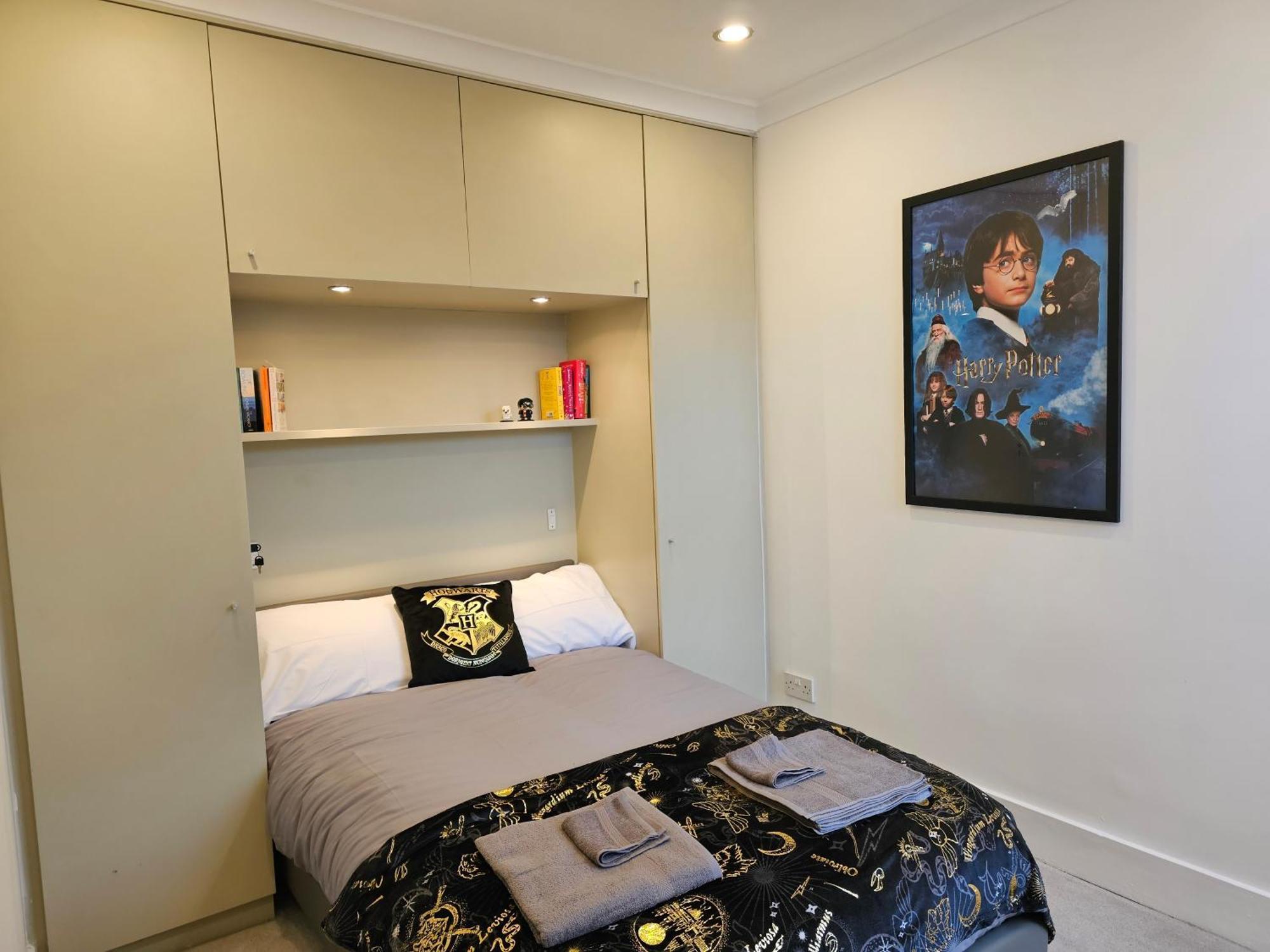 Magical Harry Potter Themed Home In Watford - Free Off-Street Parking Exteriör bild